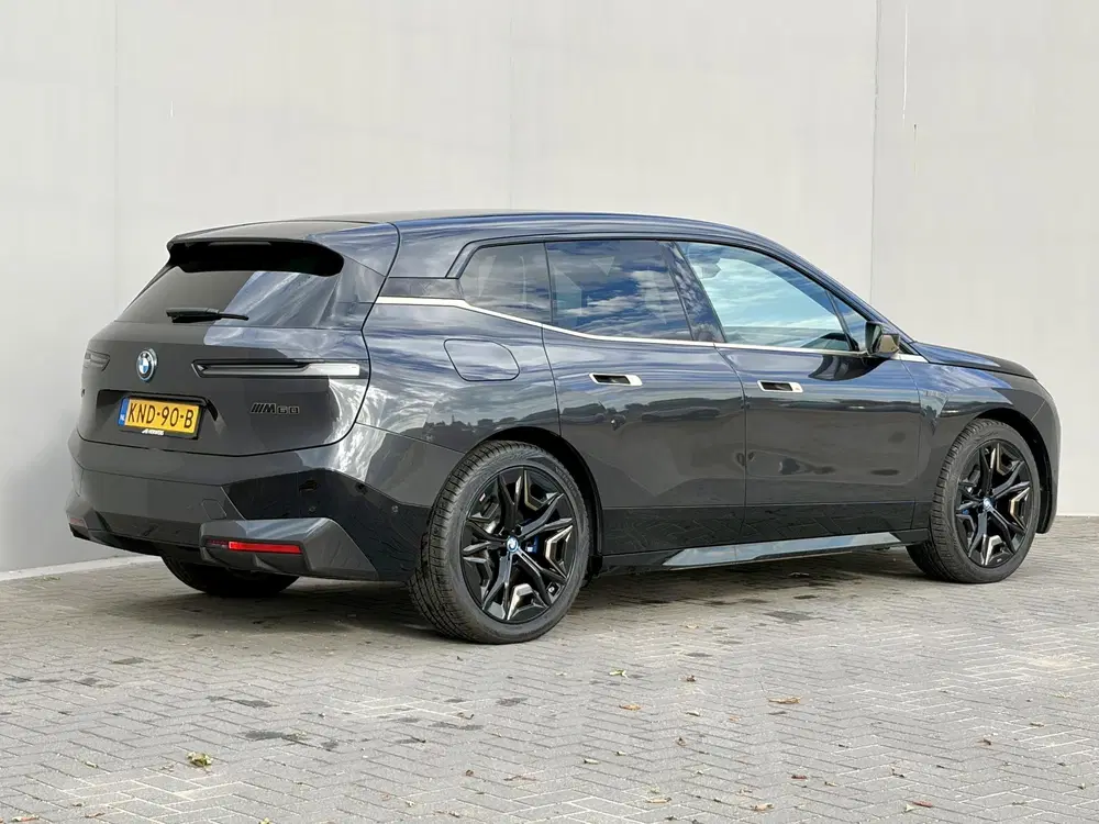 BMW iX M60 Excellence 112 kWh uit 2023, foto 3