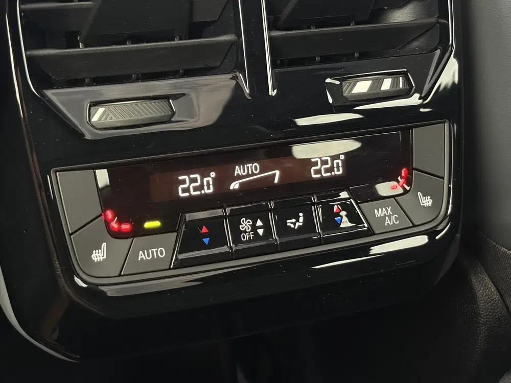 BMW iX M60 Excellence 112 kWh uit 2023, foto 5