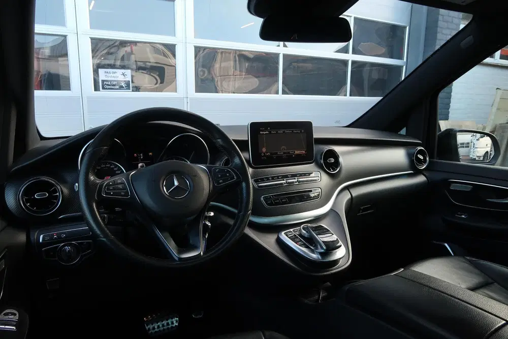 Mercedes-Benz V-Klasse 300d 4-MATIC Lang DC Avantgarde Editi uit 2019, foto 2
