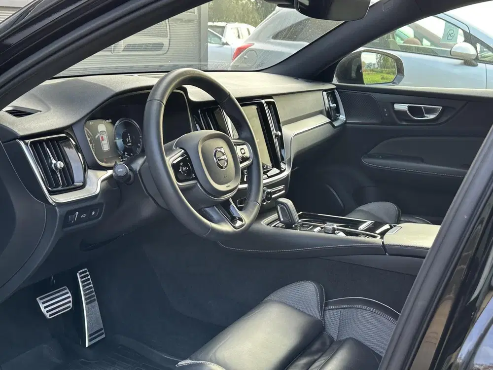 Volvo V60 2.0 T8 AWD R-Design 455PK Long Range Trekh uit 2022, foto 11