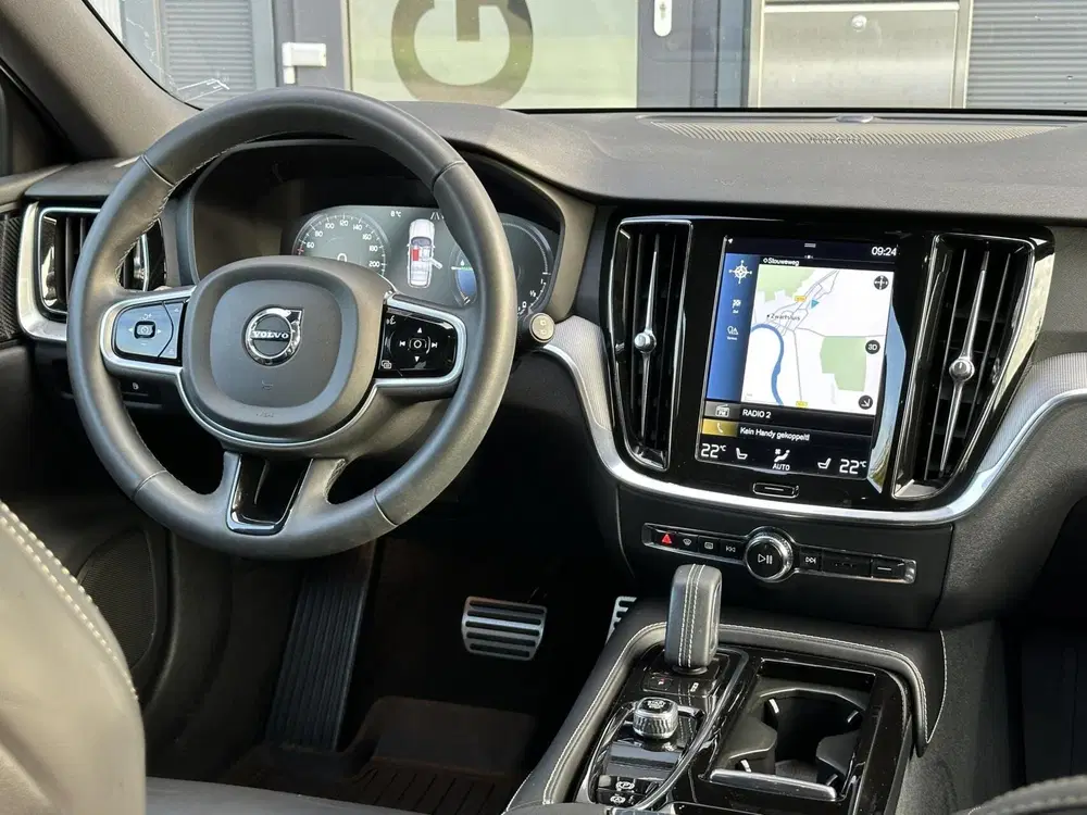 Volvo V60 2.0 T8 AWD R-Design 455PK Long Range Trekh uit 2022, foto 12