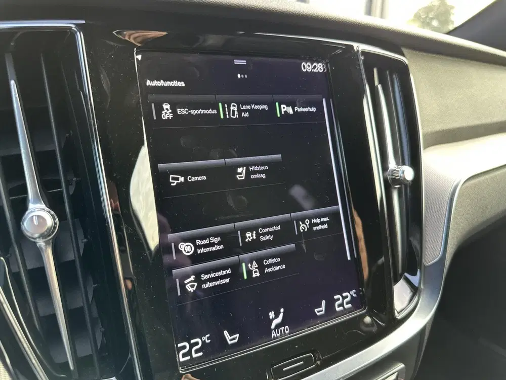 Volvo V60 2.0 T8 AWD R-Design 455PK Long Range Trekh uit 2022, foto 15