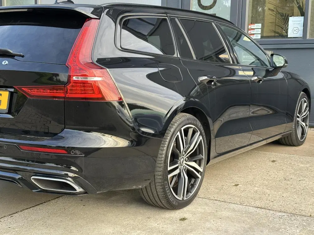 Volvo V60 2.0 T8 AWD R-Design 455PK Long Range Trekh uit 2022, foto 8