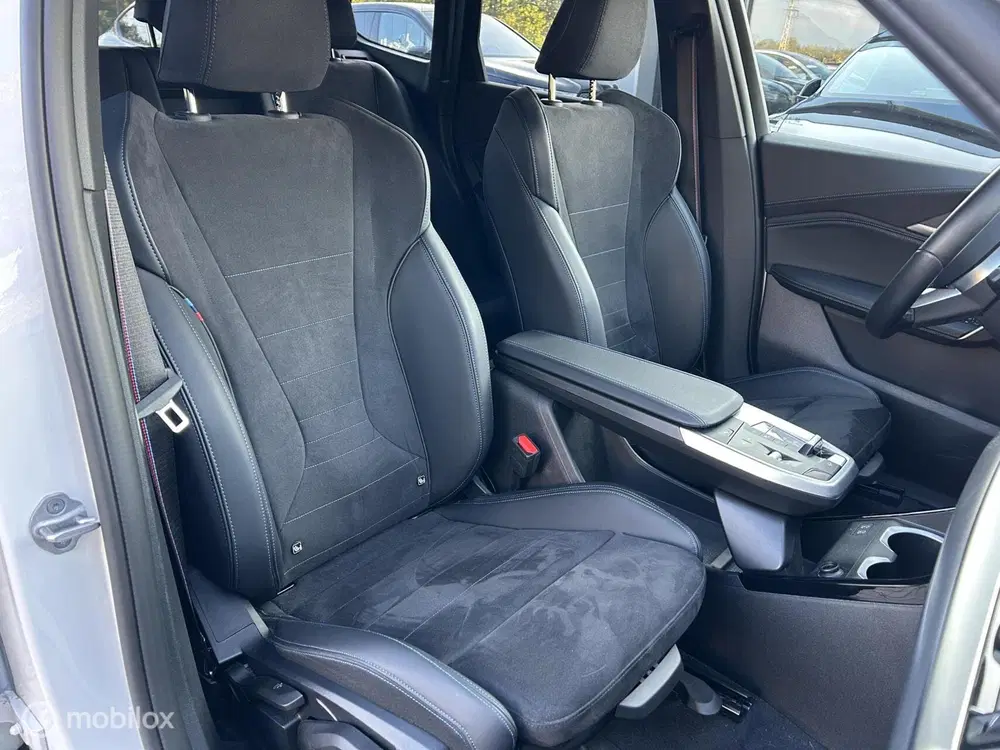 BMW iX1 eDrive20 67 kWh M Sport Edition uit 2025, foto 7