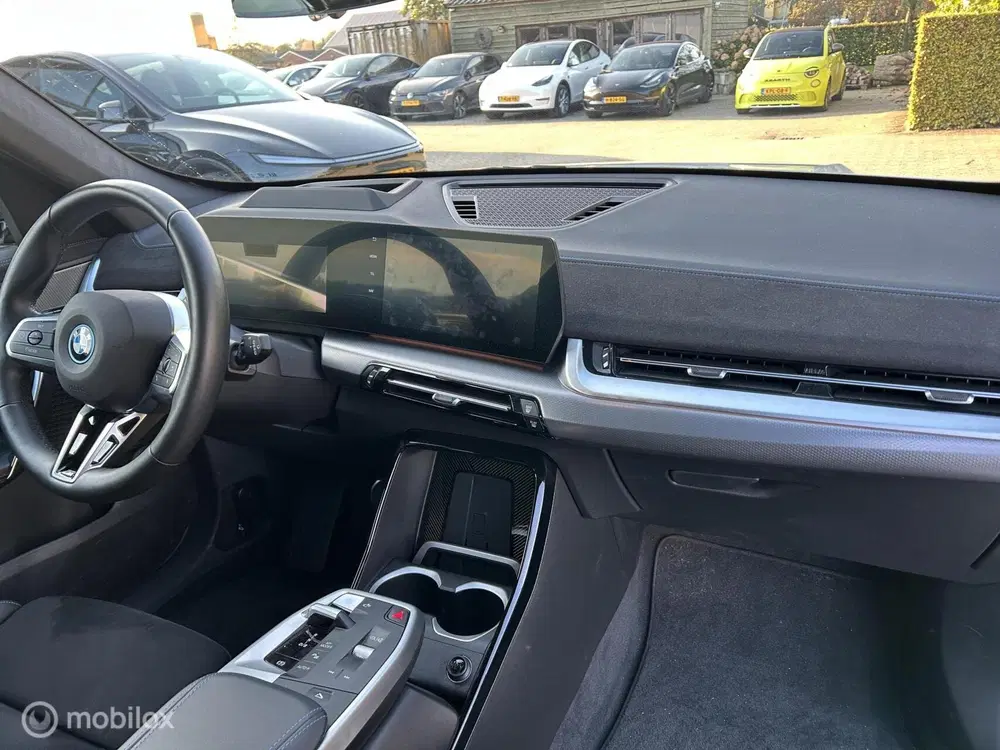 BMW iX1 eDrive20 67 kWh M Sport Edition uit 2025, foto 9