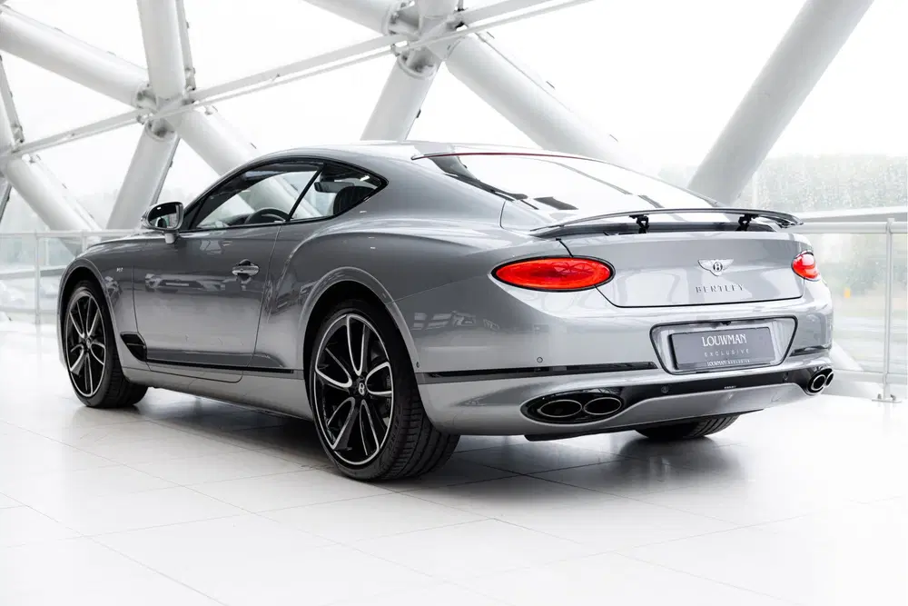 Bentley Continental GT V8 uit 2022, foto 2