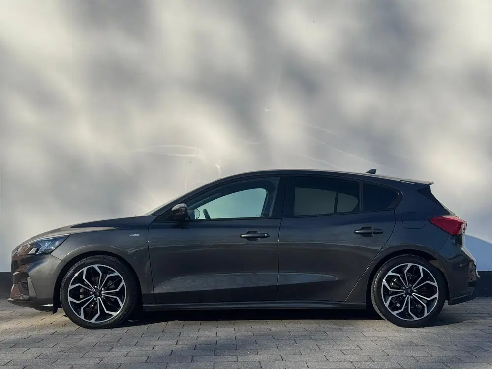 Ford Focus EcoBoost Hybrid ST Line Business uit 2021, foto 2