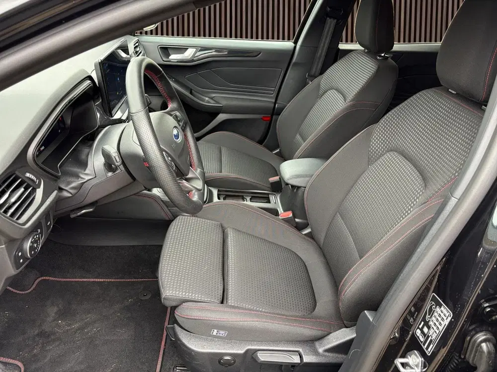 Ford Focus 1.0 EcoBoost Hybrid ST Line X uit 2024, foto 10