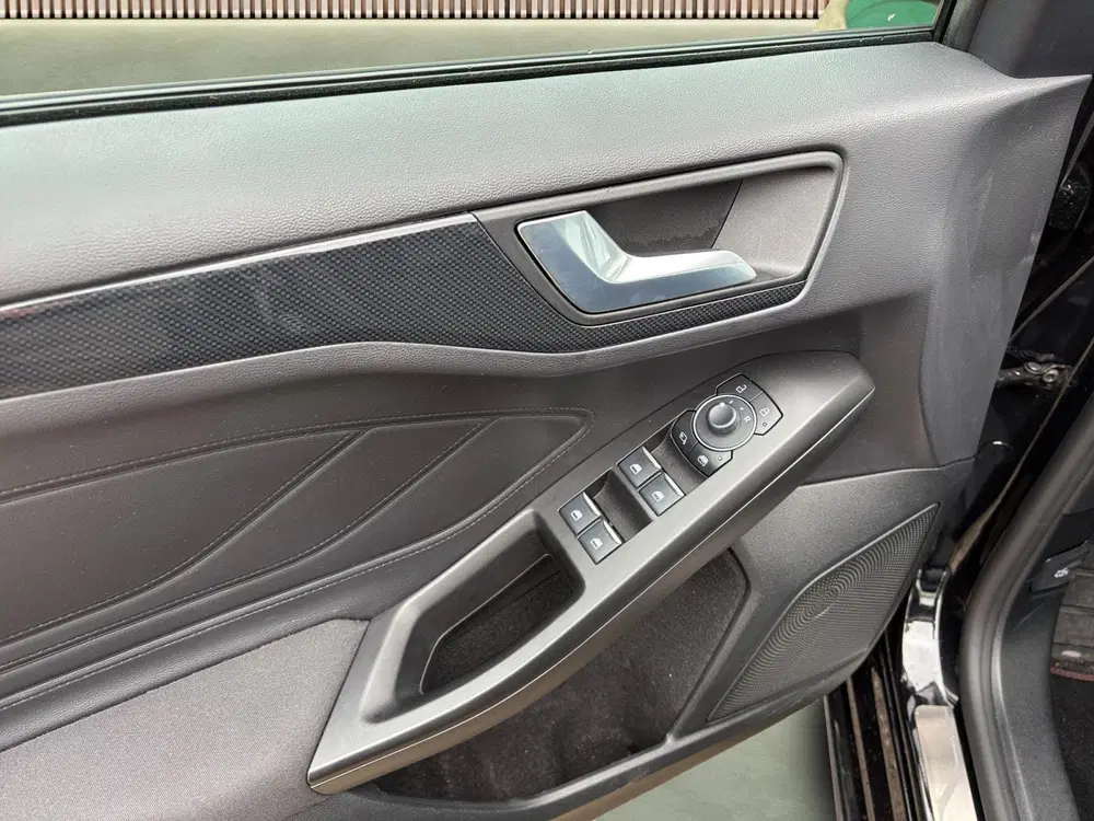 Ford Focus 1.0 EcoBoost Hybrid ST Line X uit 2024, foto 11