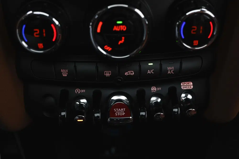 Mini Hatchback One Classic uit 2022, foto 13