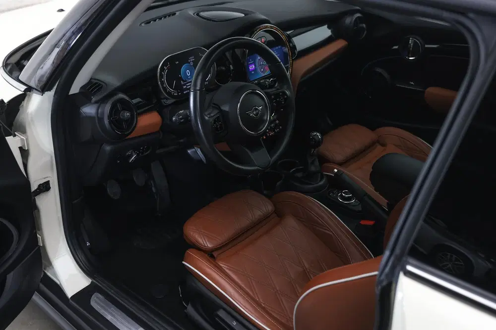 Mini Hatchback One Classic uit 2022, foto 3