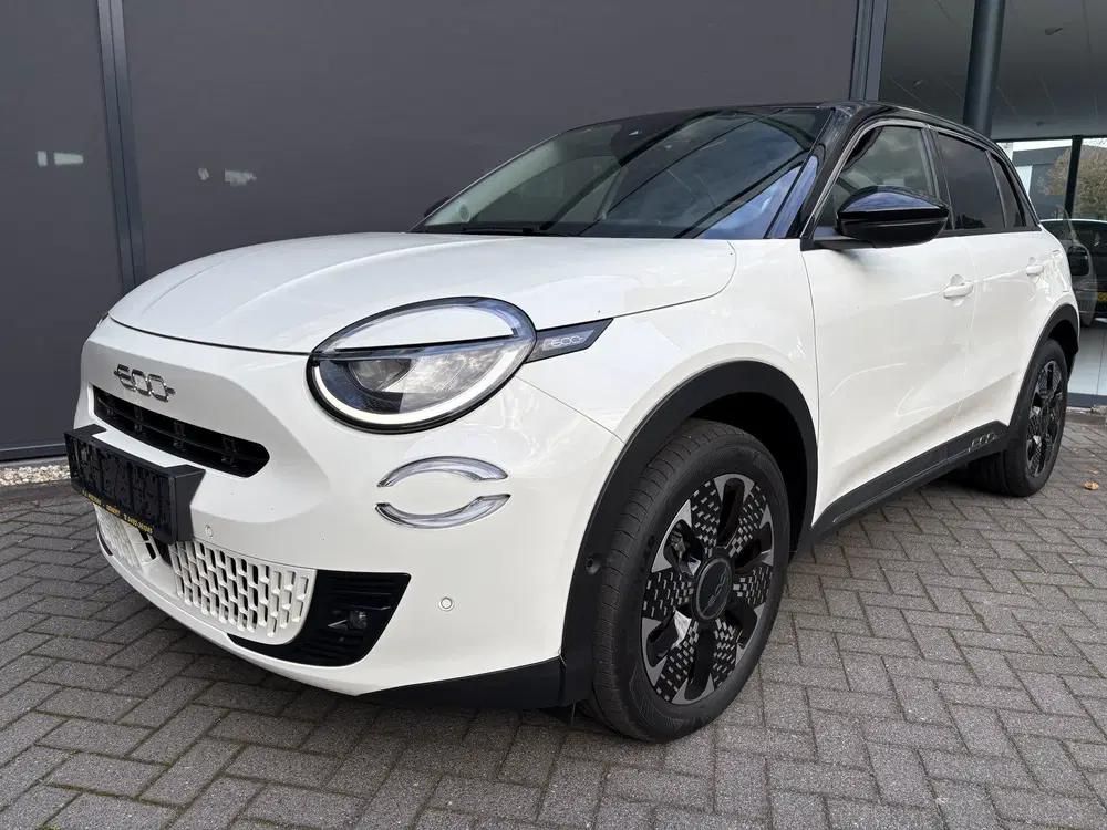 Fiat 600 1.2 Hybrid la prima Achteruitrijcamera uit 2025, foto 2
