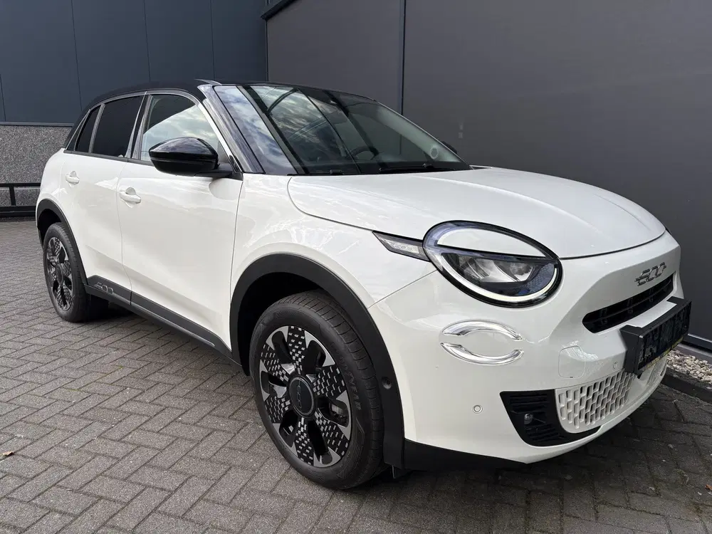 Fiat 600 1.2 Hybrid la prima Achteruitrijcamera uit 2025, foto 3