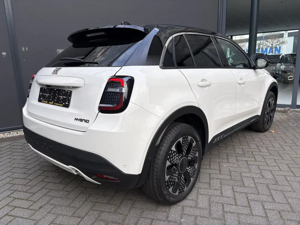 Fiat 600 1.2 Hybrid la prima Achteruitrijcamera uit 2025, foto 4