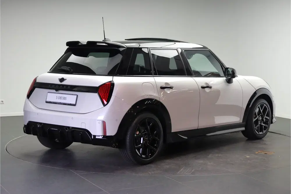 Mini Hatchback Cooper C Automaat uit 2026, foto 3
