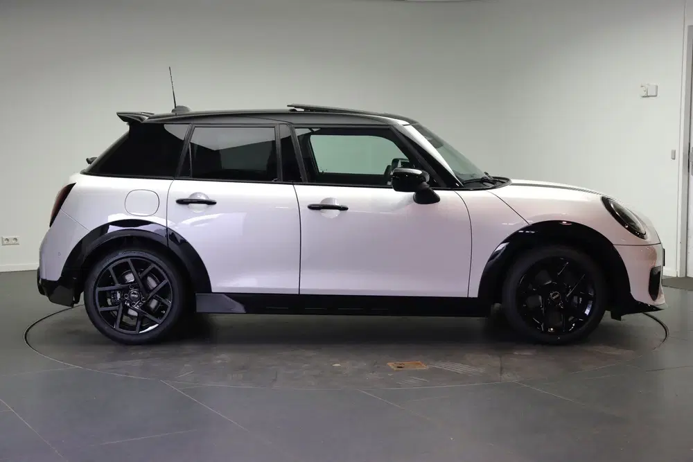 Mini Hatchback Cooper C Automaat uit 2026, foto 4