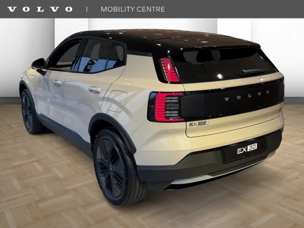 Volvo EX30 P5 Plus Europa Extended Range uit 2026, foto 2
