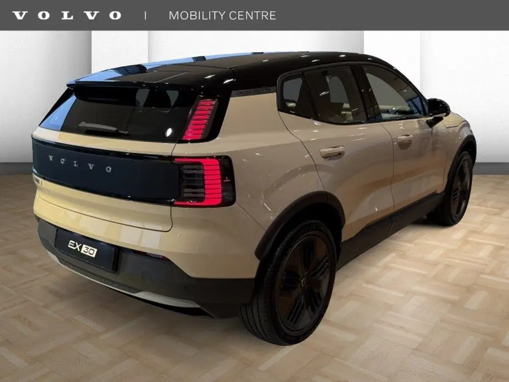 Volvo EX30 P5 Plus Europa Extended Range uit 2026, foto 4