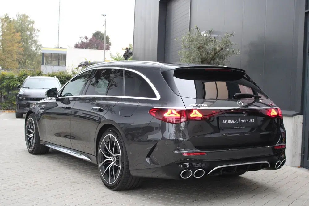 Mercedes-Benz E-Klasse 53 AMG 4MATIC+ uit 2025, foto 2