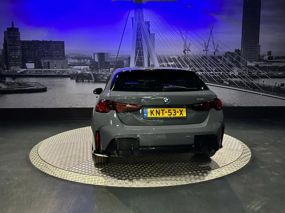 BMW 1-serie 120 M Sport Design Edition *HUD*360camera* uit 2024, foto 11
