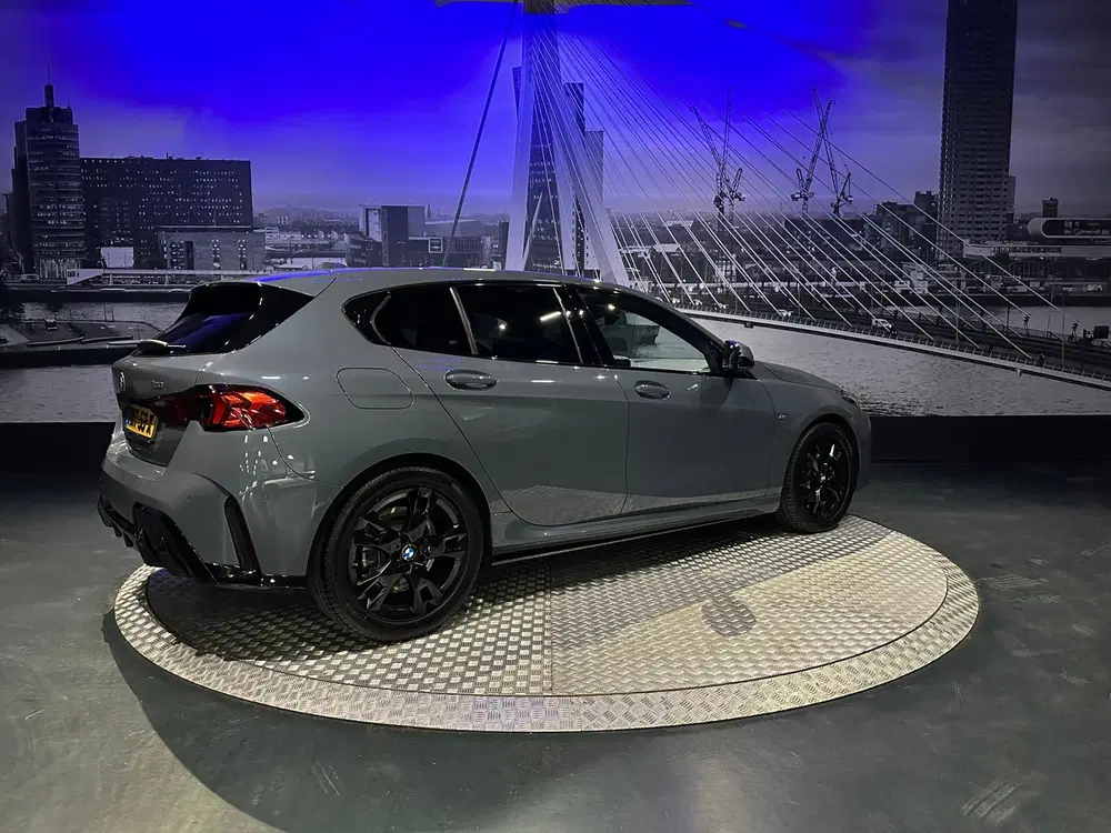 BMW 1-serie 120 M Sport Design Edition *HUD*360camera* uit 2024, foto 13