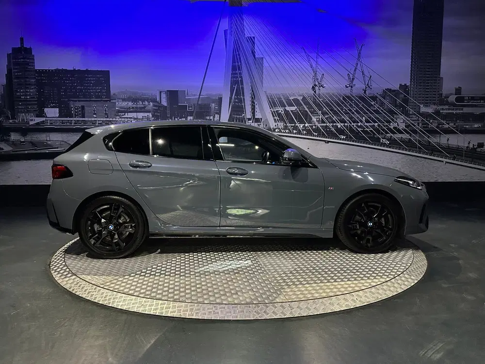 BMW 1-serie 120 M Sport Design Edition *HUD*360camera* uit 2024, foto 2
