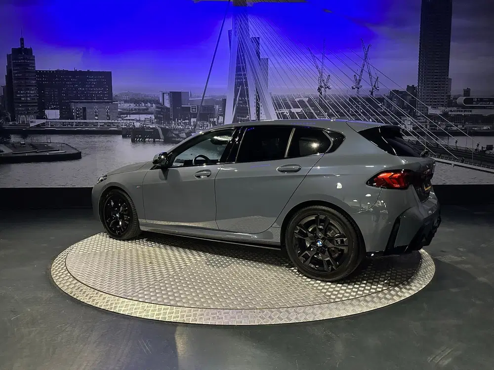 BMW 1-serie 120 M Sport Design Edition *HUD*360camera* uit 2024, foto 9