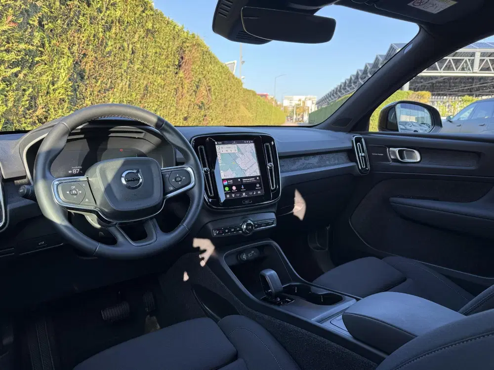 Volvo EX40 Single Motor Extended Range Plus 82 kWh uit 2025, foto 2