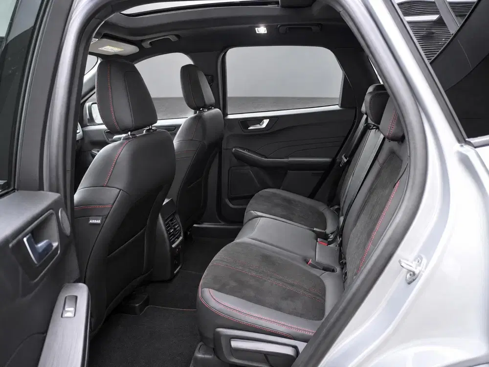 Ford Kuga 2.5 PHEV ST-Line X uit 2025, foto 14