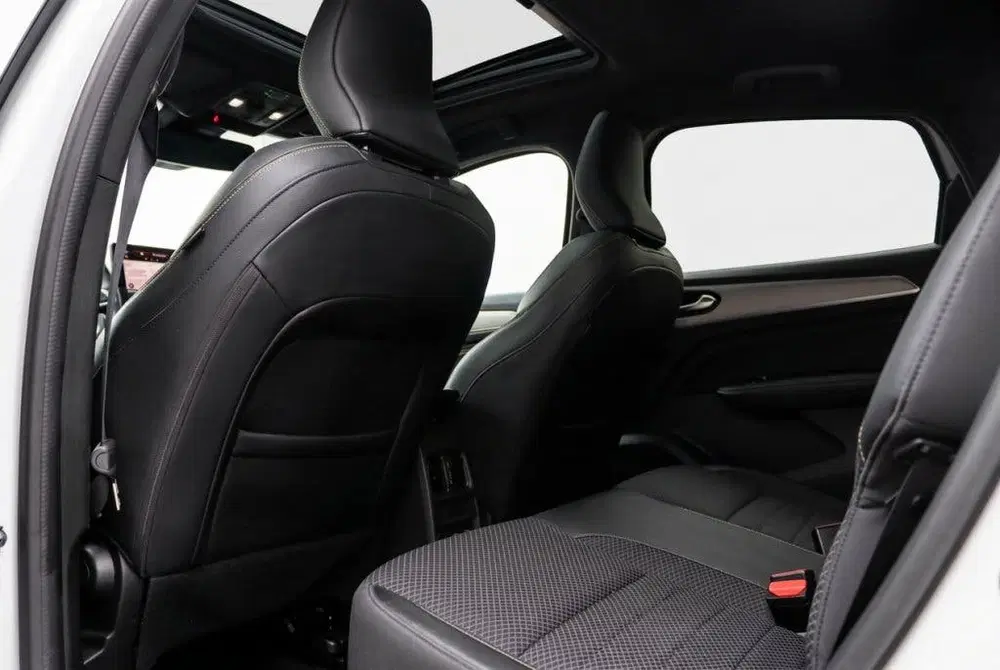 Renault Arkana 1.3 Mild Hybrid Techno Pano l Camera l Key uit 2024, foto 9