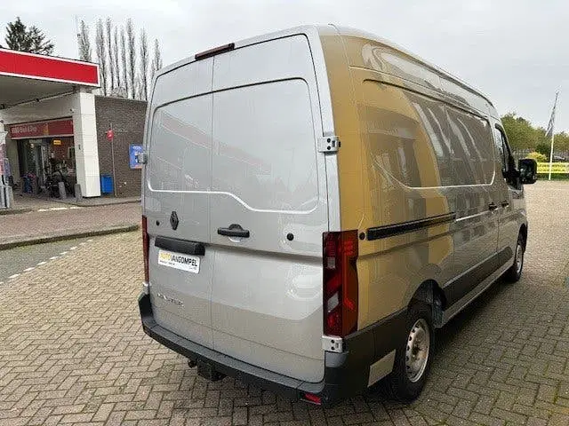 Renault Master Nieuw model T35 2.0 dCi 130 L2H2 Advance uit 2024, foto 4