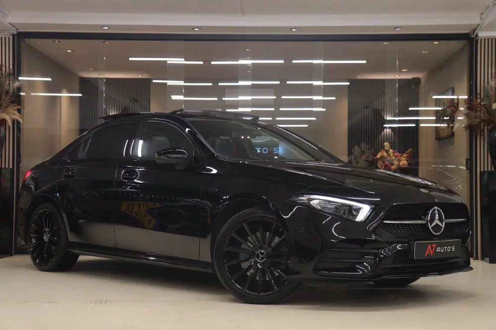 Mercedes-Benz A-Klasse 250 e Premium Plus AMG NIGHT PAKKET P uit 2020, foto 3