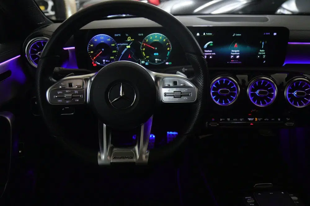 Mercedes-Benz A-Klasse 250 e Premium Plus AMG NIGHT PAKKET P uit 2020, foto 9