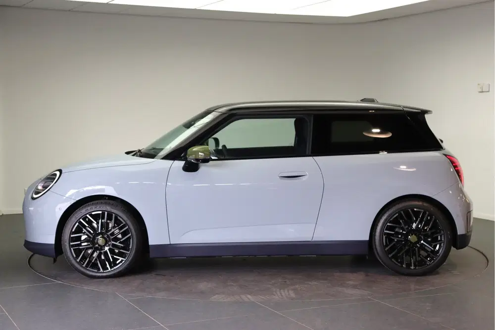 Mini Hatchback Cooper SE uit 2026, foto 2