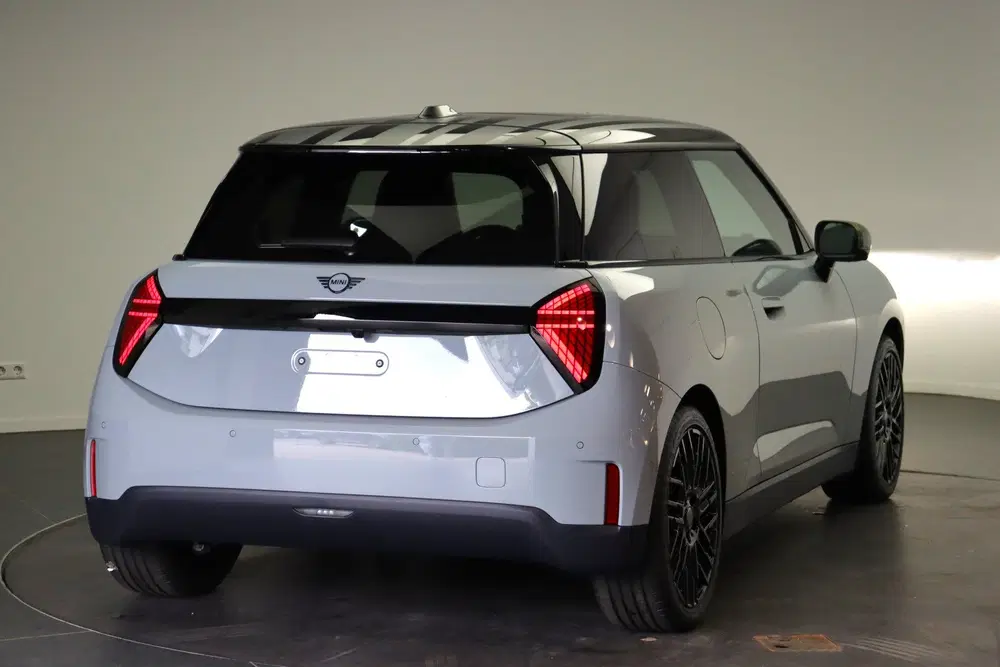 Mini Hatchback Cooper SE uit 2026, foto 3