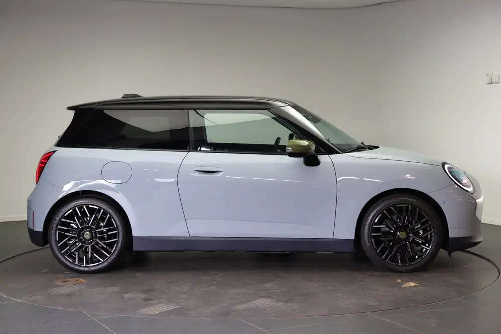 Mini Hatchback Cooper SE uit 2026, foto 4