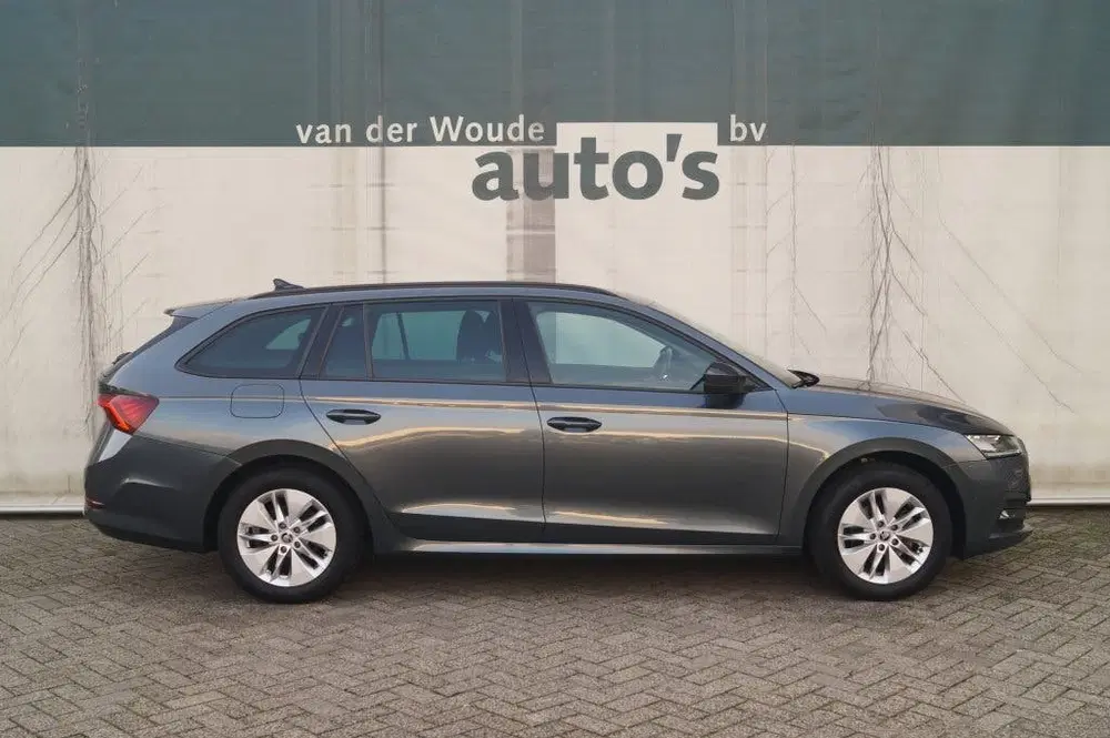 Skoda Octavia Combi 1.0 TSI 110pk Business Edition -NAVI uit 2020, foto 2