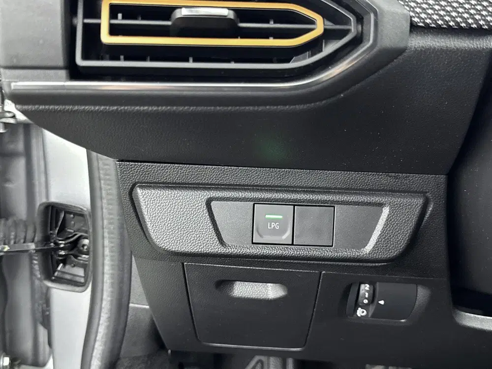 Dacia Sandero 1.0 TCe 100 Bi-Fuel Comfort uit 2021, foto 15