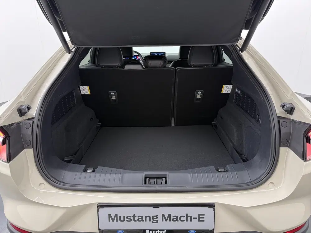 Ford Mustang Mach-E Extended Premium RWD 88 kWh uit 2026, foto 9