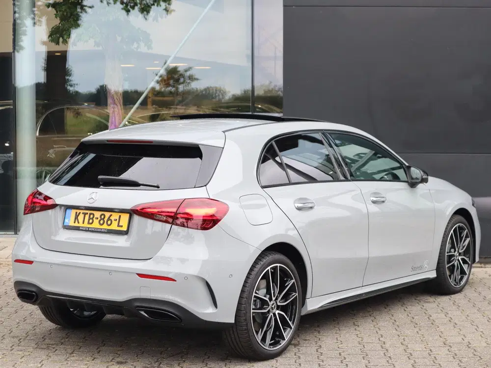 Mercedes-Benz A-Klasse 250 e 140 Year Edition uit 2026, foto 2