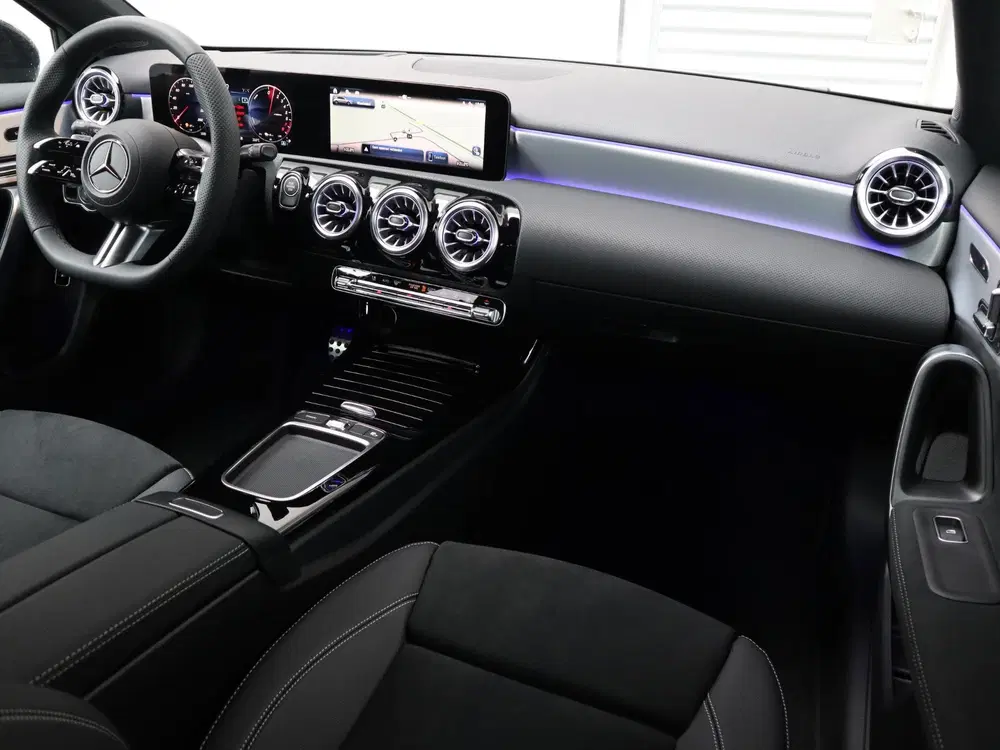 Mercedes-Benz A-Klasse 250 e 140 Year Edition uit 2026, foto 3