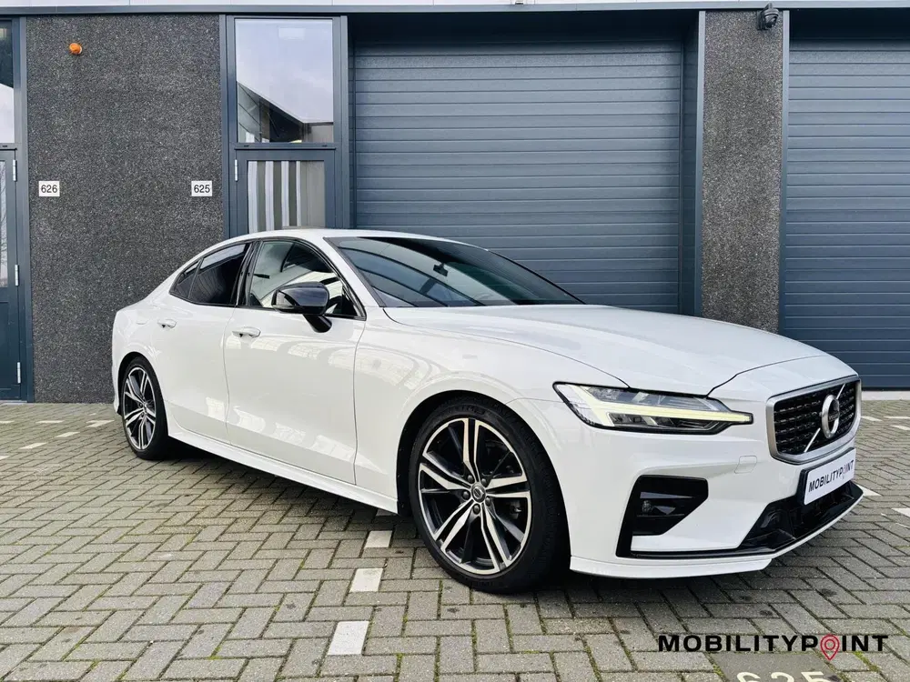 Volvo S60 2.0 T4 R-Design uit 2020, foto 2