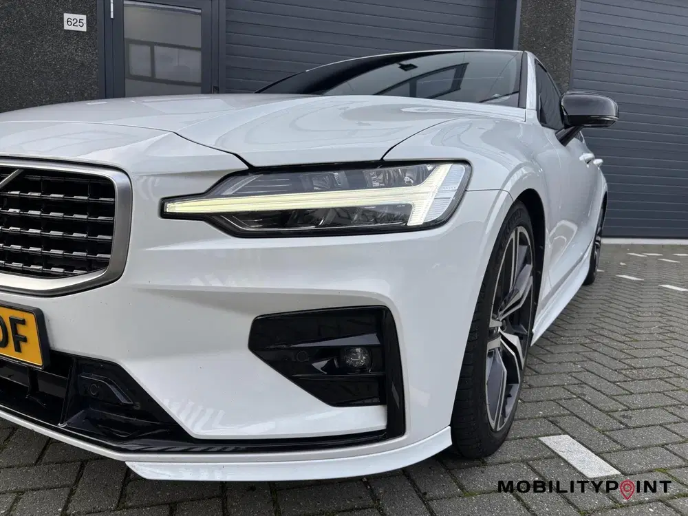 Volvo S60 2.0 T4 R-Design uit 2020, foto 6