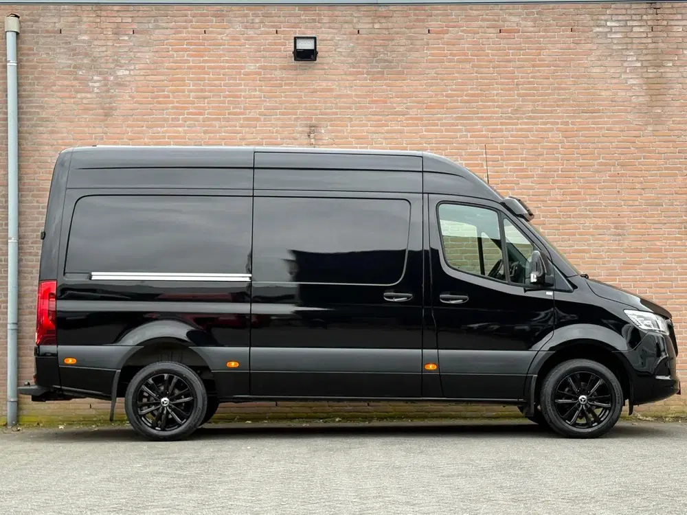 Mercedes-Benz Sprinter 319CDI 3.0V6 190PK L2H2 uit 2021, foto 11