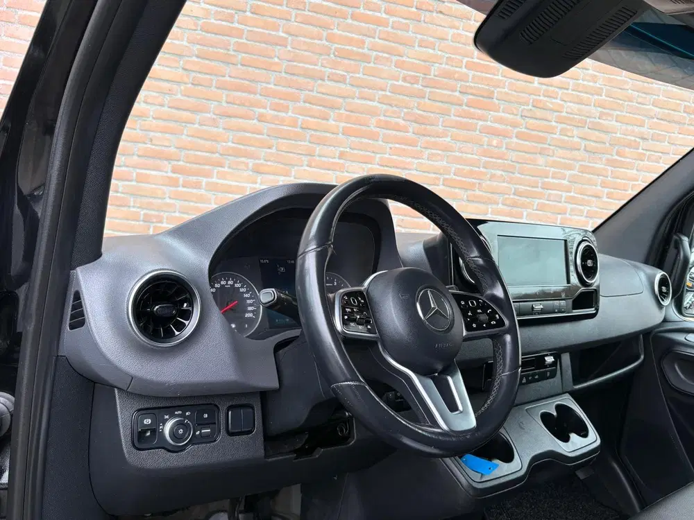 Mercedes-Benz Sprinter 319CDI 3.0V6 190PK L2H2 uit 2021, foto 2