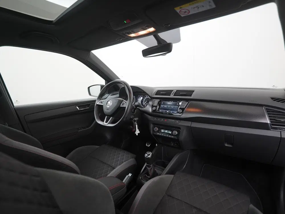 Skoda Fabia 1.0 TSI Monte Carlo uit 2019, foto 2