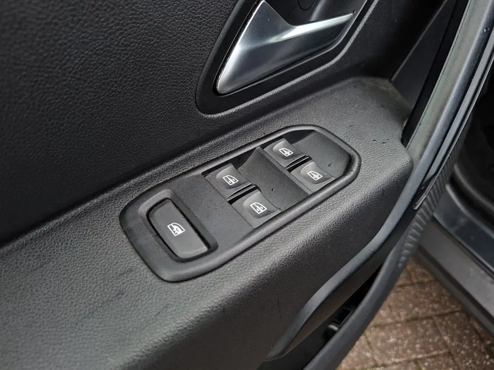 Dacia Duster 1.2 TCe 126pk Comfort Airco Cruise Trekhaa uit 2019, foto 13