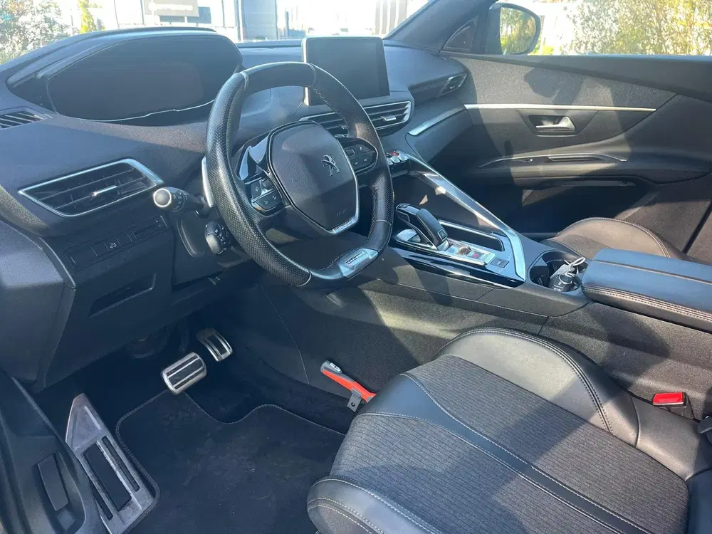 Peugeot 3008 1.2 GT Line uit 2019, foto 12