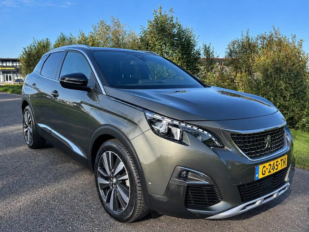 Peugeot 3008 1.2 GT Line uit 2019, foto 2