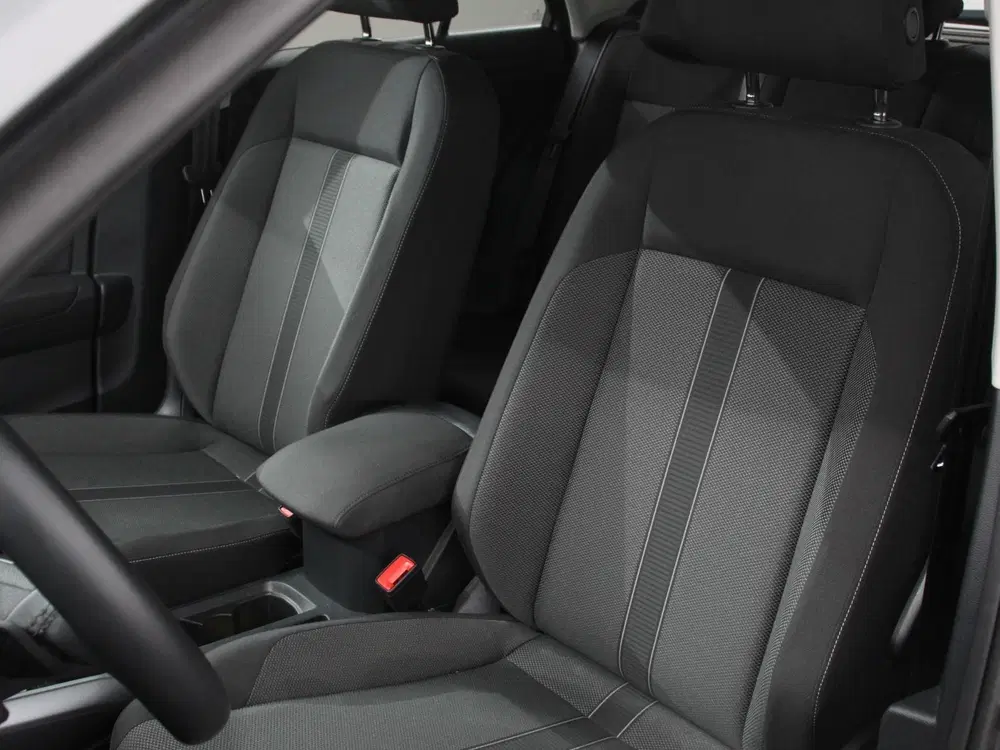 Volkswagen T-Roc 1.5 TSI 150pk DSG Life Navigatie Apple Car uit 2024, foto 10